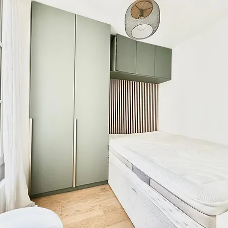 Apartman Center And Secured Area